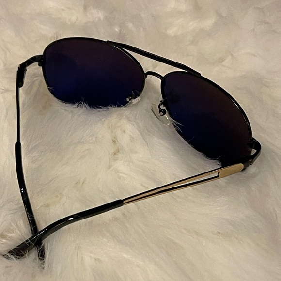 Black Gold Classic UV400 Polarized Alloy Driving Sunglasses - Picture 3 of 4